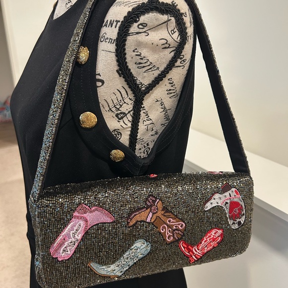 Chic Embellished Shoulder Bag with Boot Designs - Picture 4 of 15